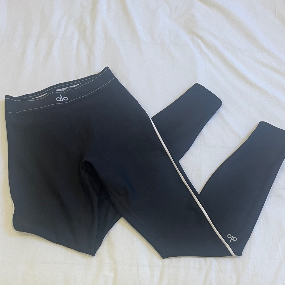 Airlift High-Waist Suit Up Legging - Black and White